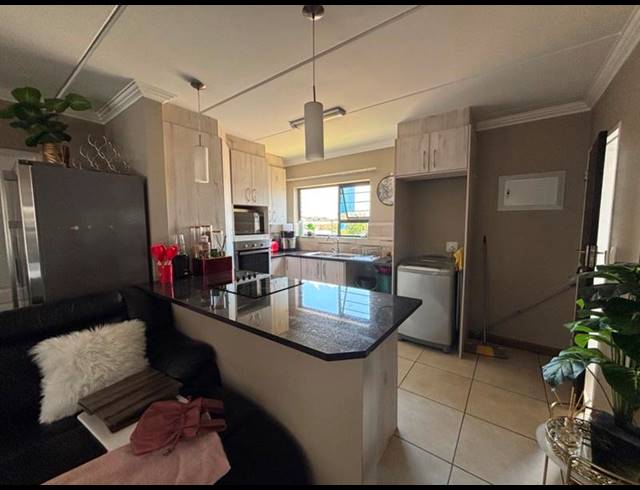 2 BEDROOM APARTMENT FOR SALE IN AMBERFIELD